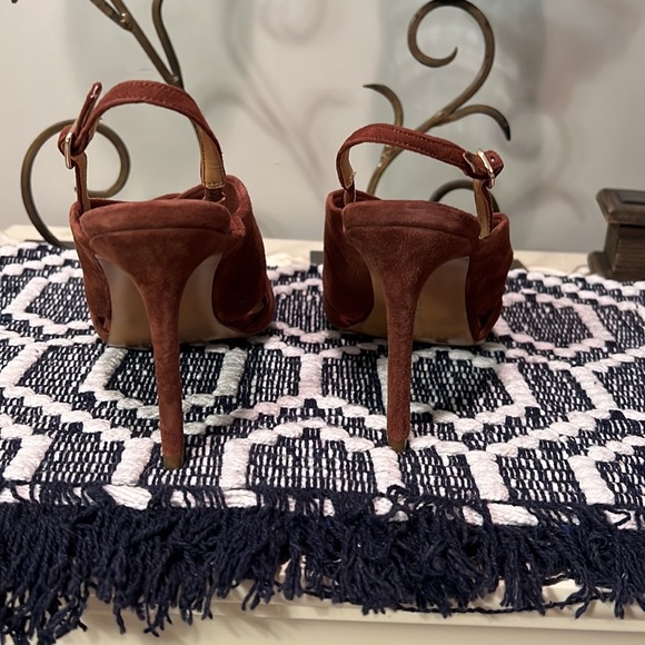 Banana Republic Cinnamon Twist Heels - Picture 2 of 10